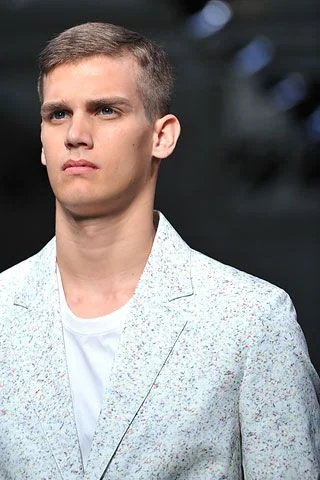 Look 18